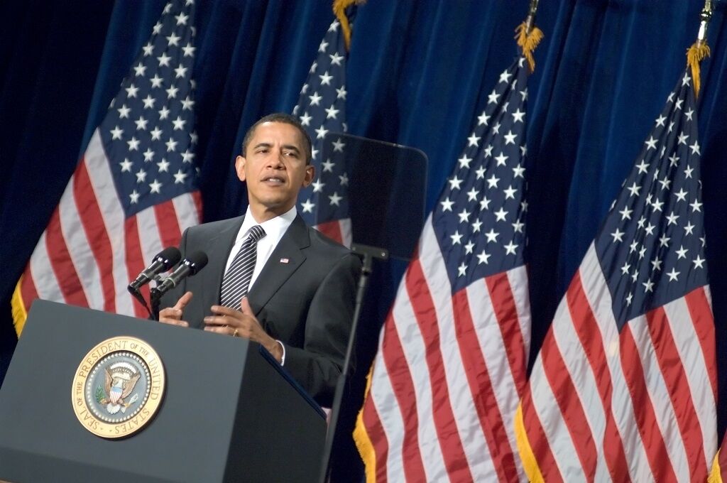 Lea Sobre Cómo El Presidente Obama Le Otorga Permisos De Trabajo A Los Jóvenes Dreamers