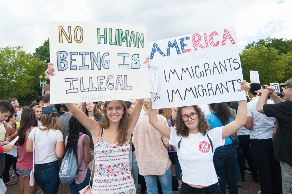 Descubra Si Usted Aplica Para El Programa DACA Y Regularizar Su Estatus Migratorio En EE.UU.