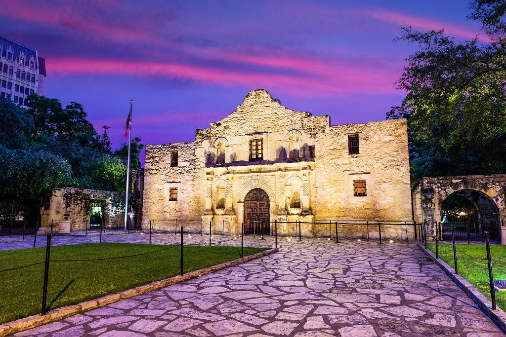 El Álamo, una estructura histórica y valiosa de la ciudad de San Antonio, Texas, está disponible para que visite sus instalaciones